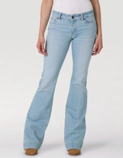 Wrangler Mae Mid Rise Trouser Jean 12 Wrangler Mae Mid Rise Trouser Jean -Cavalleria Toscana Store mae mid rise trouser elena front person 112330011 wrangler 90188.1682108371